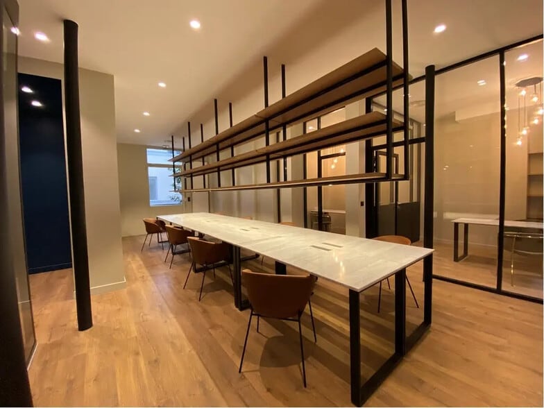 Bureau dans Paris à louer - Photo de l’immeuble – Image 1 sur 8