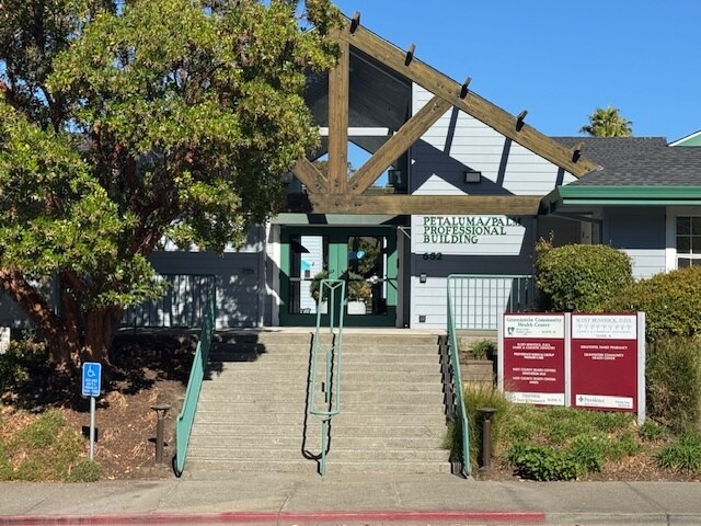 652 Petaluma Ave, Sebastopol, CA à louer - Photo de l’immeuble – Image 3 sur 42