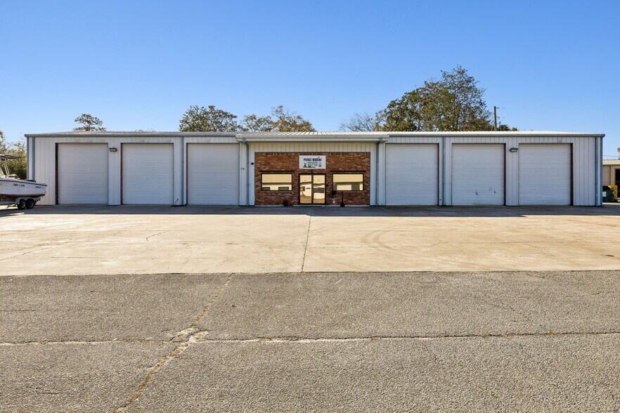 142 Big a Way, Saint Marys, GA à vendre - Photo principale – Image 1 sur 48