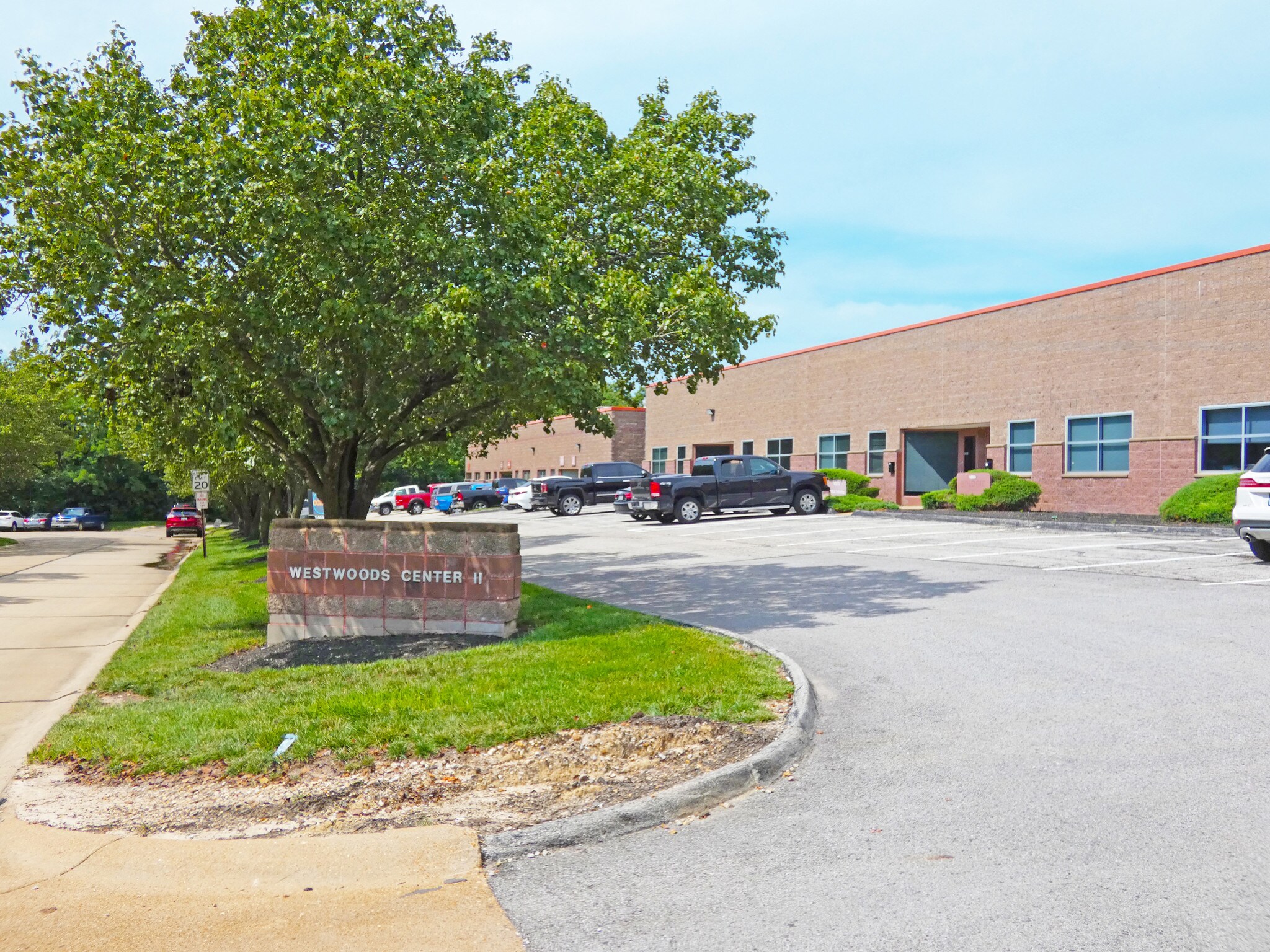 16301-16321 Westwoods Business Park Dr, Ellisville, MO à louer Photo de l’immeuble– Image 1 sur 10