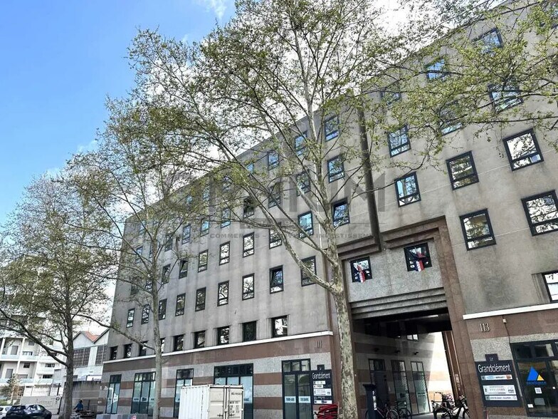 Bureau dans Villeurbanne à louer - Photo de l’immeuble – Image 2 sur 6