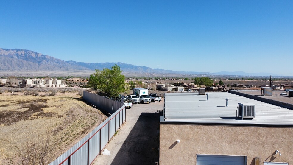 506 Frontage Rd NE, Rio Rancho, NM à vendre - Photo de l’immeuble – Image 2 sur 8