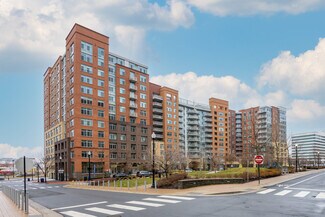 Plus de détails pour 3400 S Clark St, Arlington, VA - Local commercial à louer