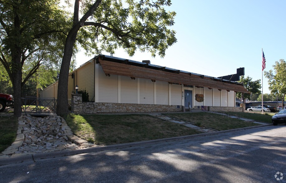 6201 Robinson St, Mission, KS à vendre - Photo principale – Image 1 sur 2