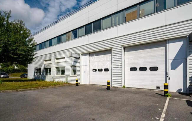 Plus de détails pour Local d'activités à louer