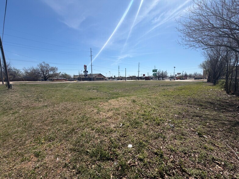 4229 SE 43rd St, Del City, OK à vendre - Photo de l’immeuble – Image 3 sur 5