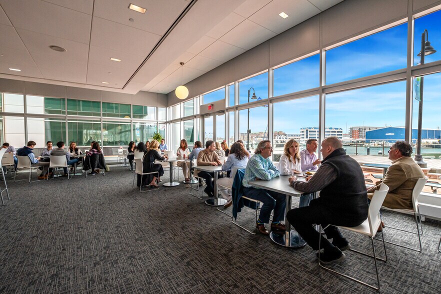 2200 Atlantic St, Stamford, CT à louer - Photo de l’immeuble – Image 3 sur 16