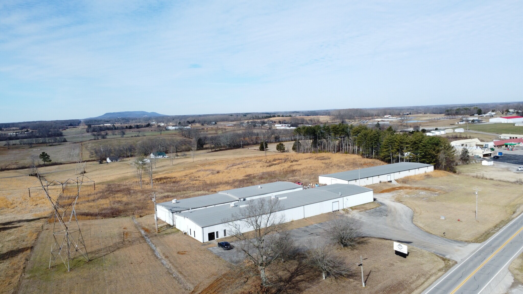 10261 Smithville Hwy, McMinnville, TN à louer Photo de l’immeuble– Image 1 sur 12