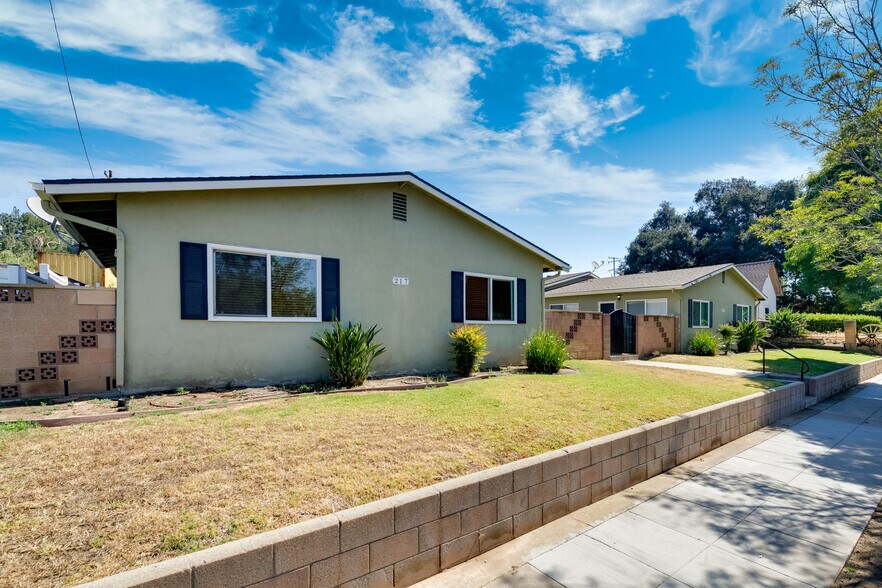 213 W 4th St, San Dimas, CA à vendre - Photo de l’immeuble – Image 3 sur 16