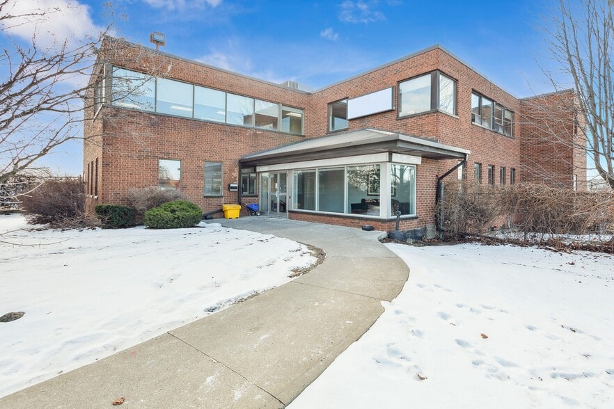 1100 Haultain Ct, Mississauga, ON à louer - Photo de l’immeuble – Image 2 sur 4