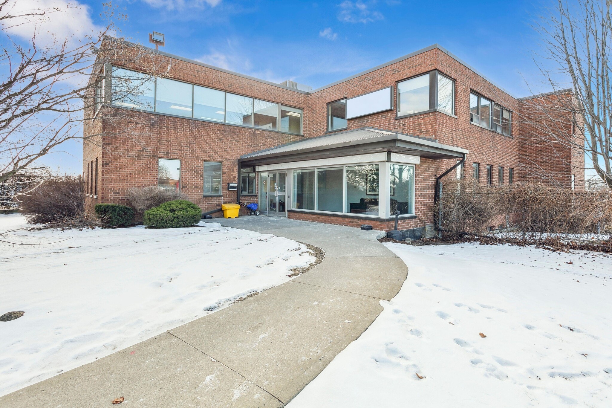 1100 Haultain Ct, Mississauga, ON à louer Photo de l’immeuble– Image 1 sur 6