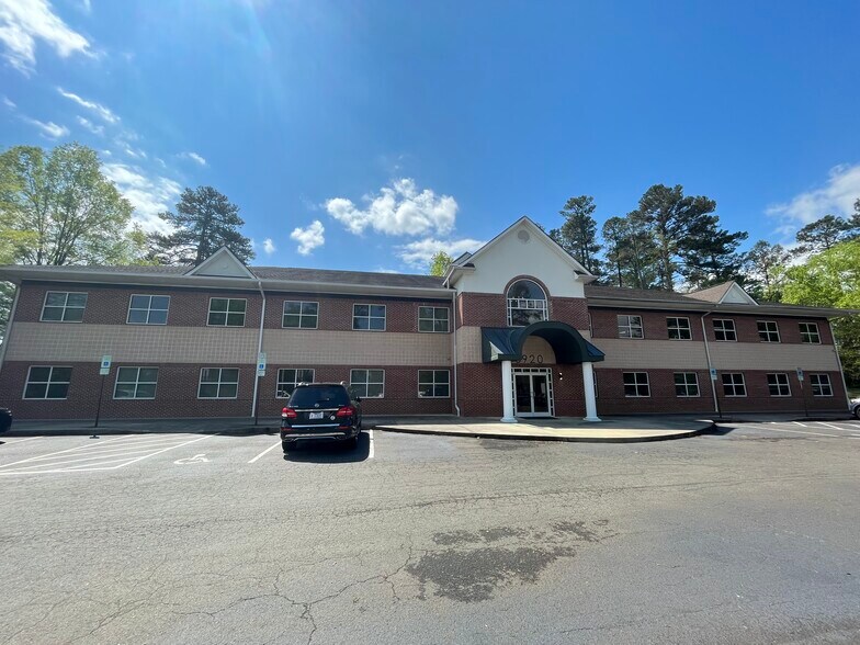 5920 S Miami Blvd, Morrisville, NC à louer - Photo de l’immeuble – Image 2 sur 12