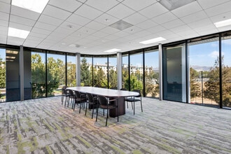 178 E Tasman Dr, San Jose, CA à louer Photo intérieure– Image 1 sur 11