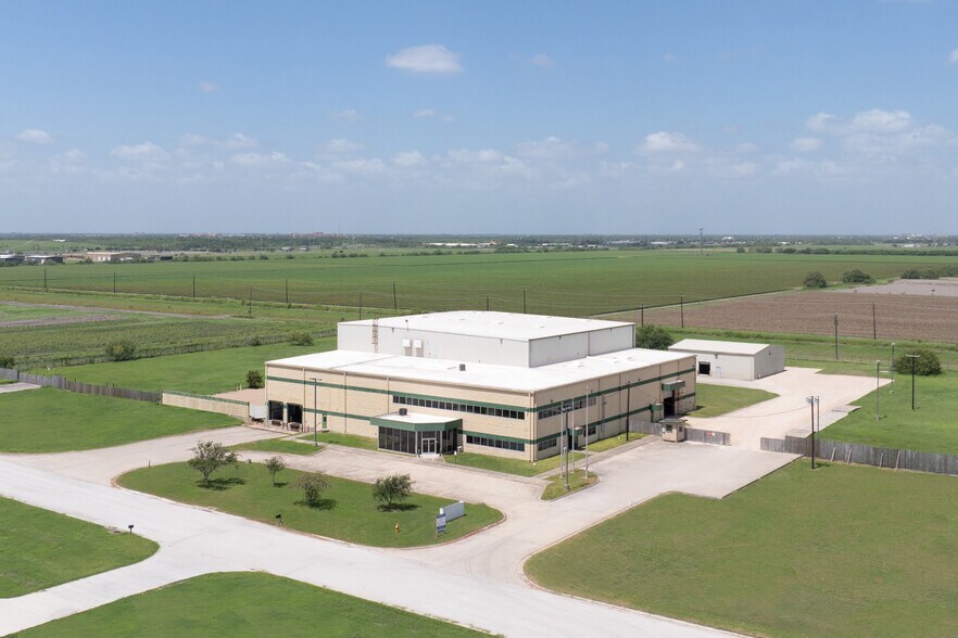 1309 Industrial Way, Harlingen, TX à louer - Photo de l’immeuble – Image 2 sur 19