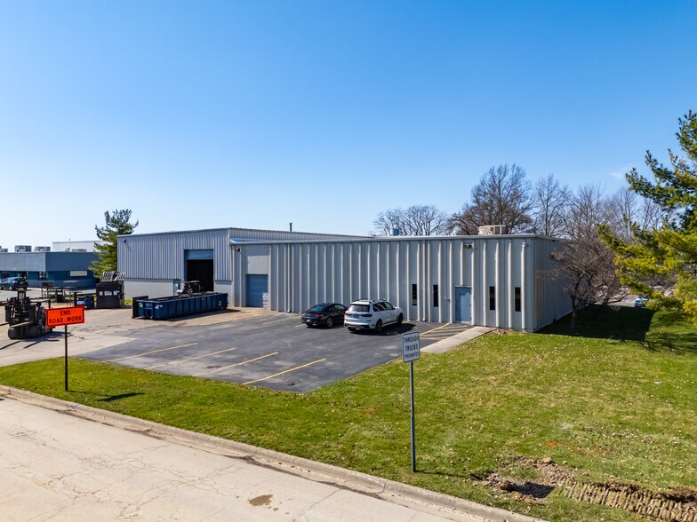 1055 Claycraft Rd, Gahanna, OH à louer - Photo de l’immeuble – Image 1 sur 14