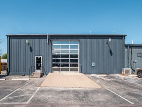 415 E Saint Elmo Rd, Austin, TX à louer Photo intérieure– Image 2 sur 11