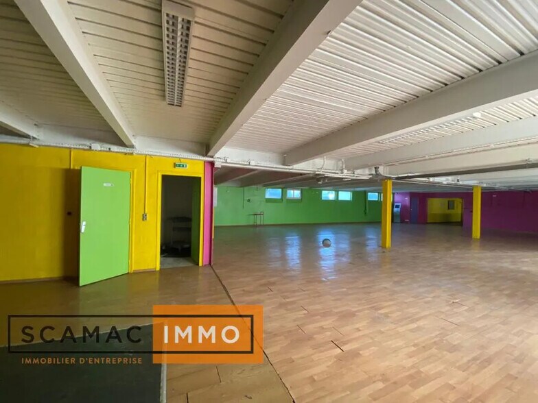 Bureau dans Les Ulis à louer - Photo de l’immeuble – Image 3 sur 5