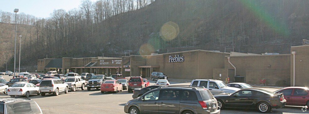 275 Mall Rd, South Williamson, KY à louer - Hall d’entrée – Image 3 sur 6