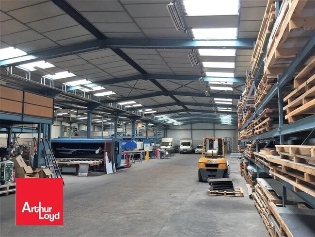 Plus de détails pour Local d’activités à vendre