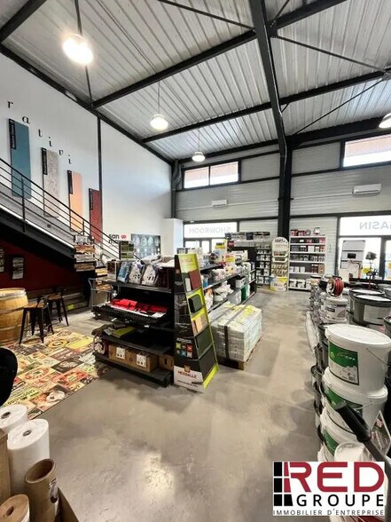 Local commercial dans Brignoles à louer - Photo de l’immeuble – Image 2 sur 4