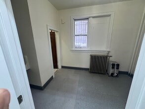 5701-5711 W Burnham St, Milwaukee, WI à louer Photo intérieure– Image 2 sur 5