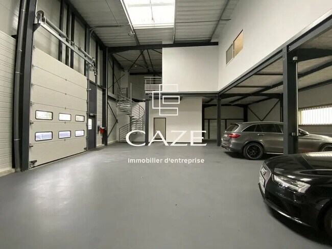 Plus de détails pour Local d'activités à louer