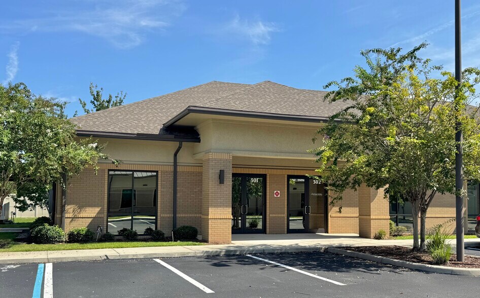 3003 Claire Ln, Jacksonville, FL à louer - Photo de l’immeuble – Image 2 sur 26