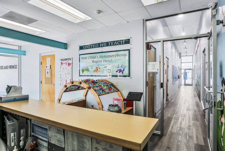 210 Commerce Lake Dr, Saint Augustine, FL à louer - Photo intérieure – Image 3 sur 29