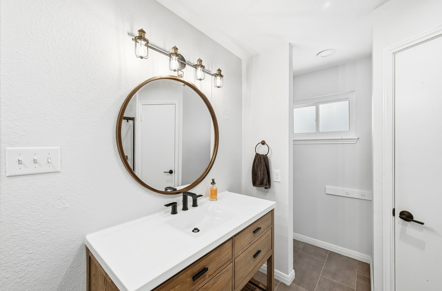 900 N Cuernavaca Dr, Austin, TX à louer - Photo intérieure – Image 3 sur 9