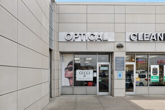 229-265 Beach 20Th St, Far Rockaway, NY à louer Photo intérieure– Image 2 sur 9