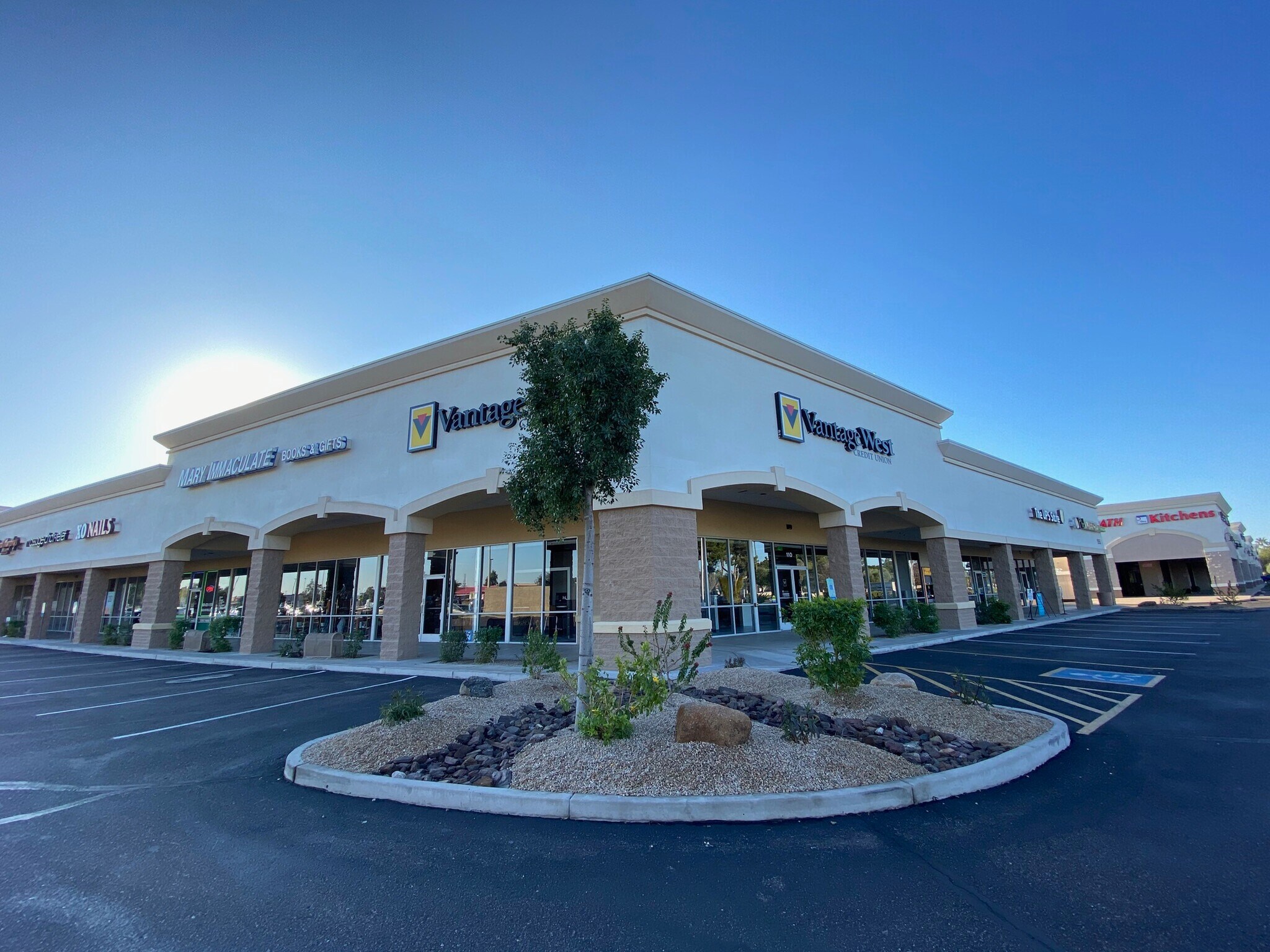 1951 W Baseline Rd, Mesa, AZ à louer Photo de l’immeuble– Image 1 sur 16