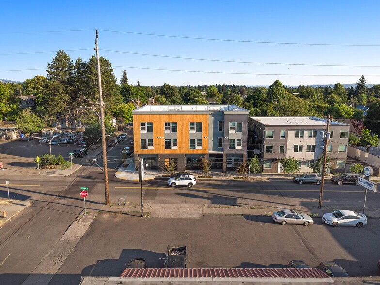 4738 SE Belmont St, Portland, OR à vendre - Photo de l’immeuble – Image 1 sur 45