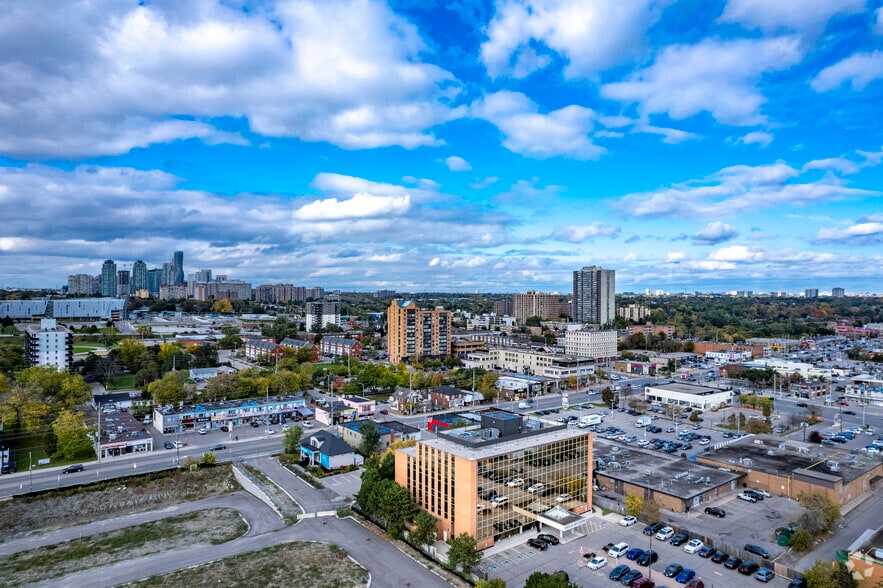 71 King St W, Mississauga, ON à vendre - Aérien – Image 3 sur 4