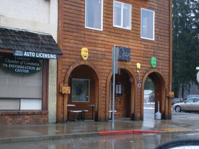 7296 E Baker St, Concrete, WA à louer - Photo principale – Image 1 sur 2