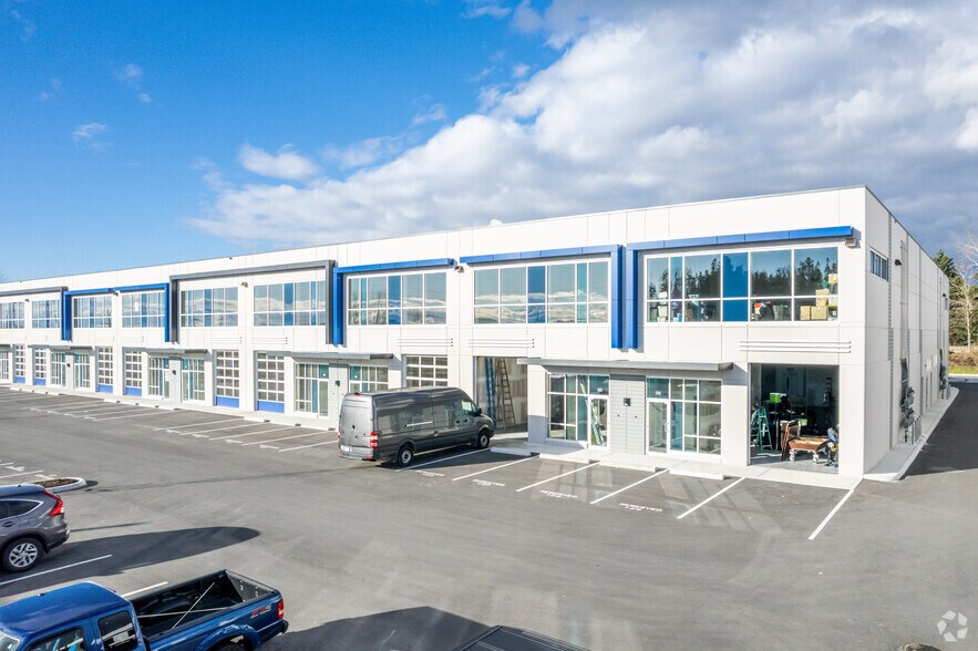 17220 56 Av, Surrey, BC à louer - Photo de l’immeuble – Image 3 sur 8