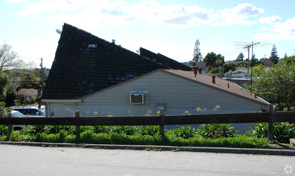 4270-4286 Seven Hills Rd, Castro Valley, CA à louer - Photo de l’immeuble – Image 3 sur 27