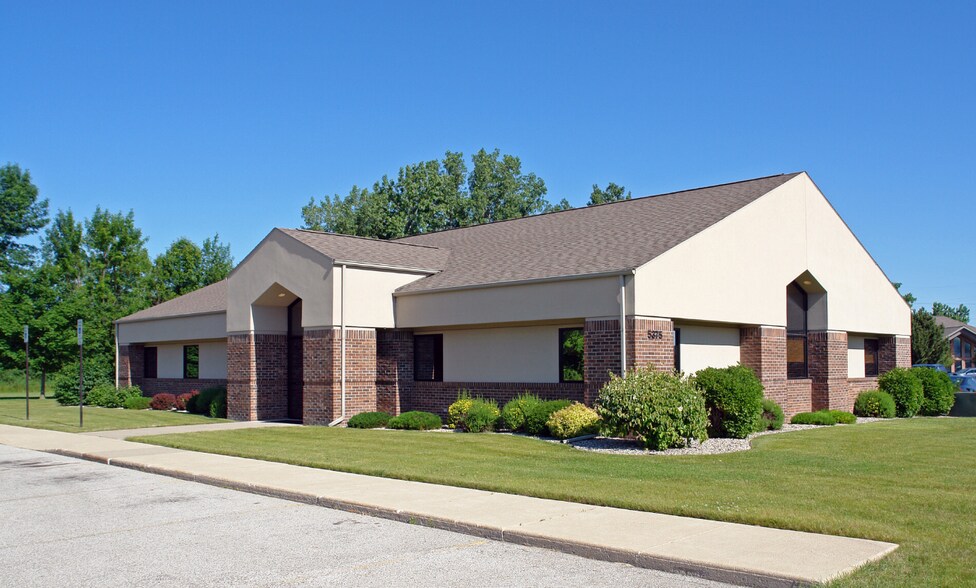 5375 Hampton Pl, Saginaw, MI à vendre - Photo de l’immeuble – Image 2 sur 5
