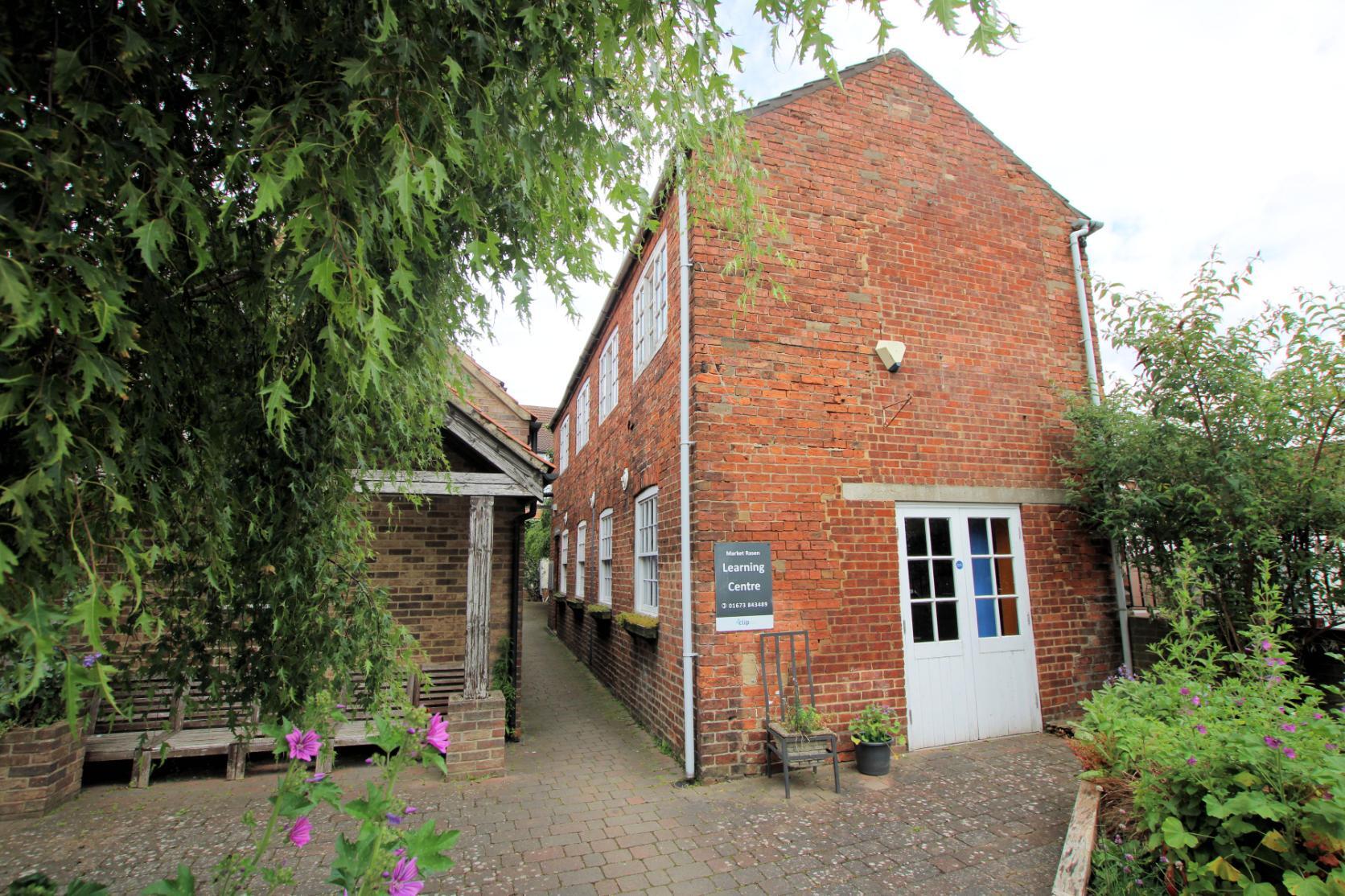 8A, 8B & 8C Queen St, Market Rasen à vendre Photo de l’immeuble– Image 1 sur 3