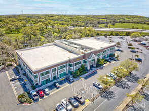 50 Iron Point Cir, Folsom, CA - VUE AÉRIENNE  vue de carte - Image1