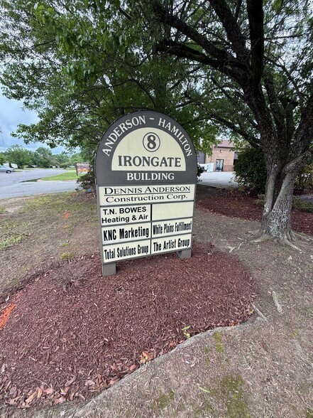 8 Irongate Dr, Waldorf, MD à louer - Photo de l’immeuble – Image 3 sur 13