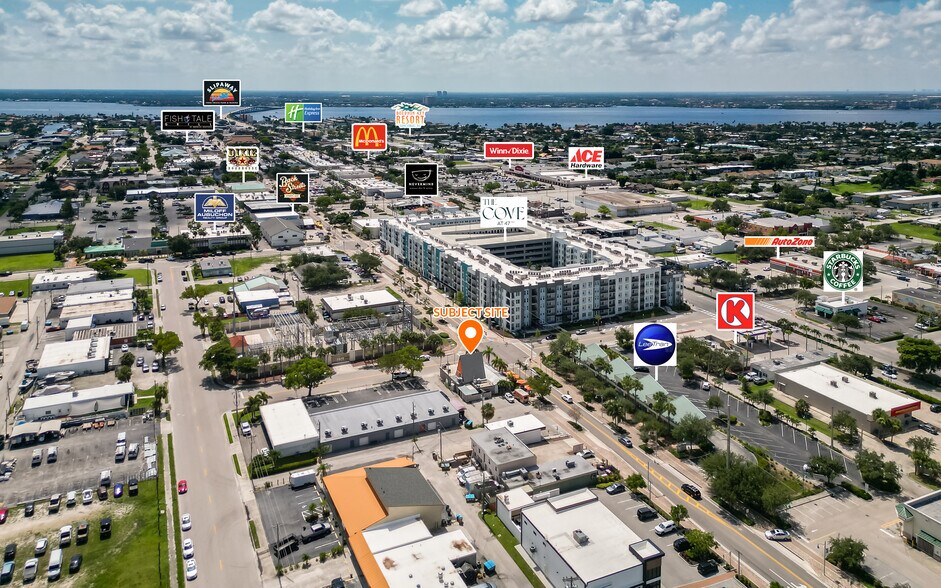 837 SE 47th Ter, Cape Coral, FL à vendre - Photo de l’immeuble – Image 3 sur 16