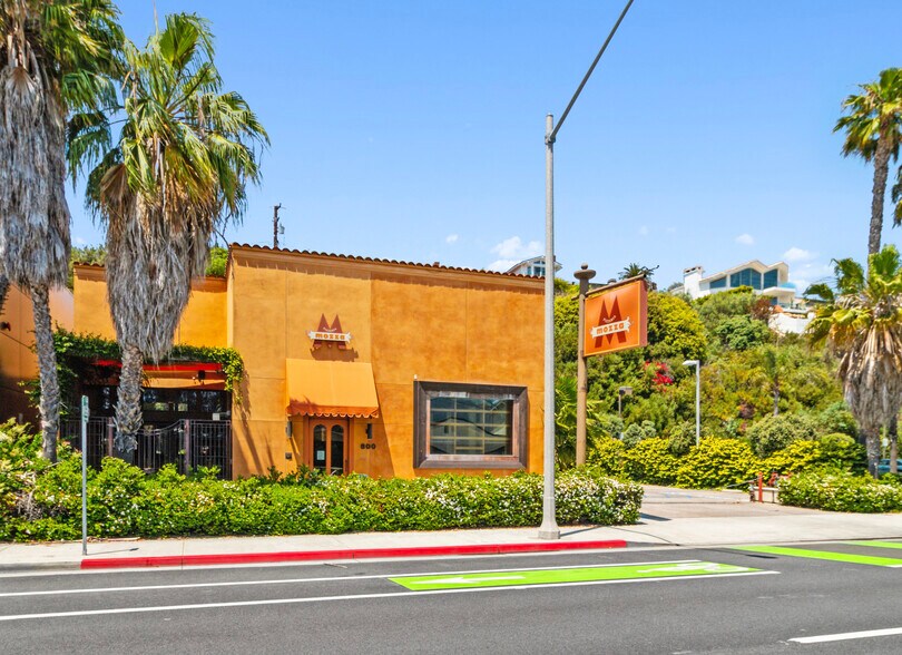 800 W Coast Hwy, Newport Beach, CA à louer - Photo de l’immeuble – Image 2 sur 7
