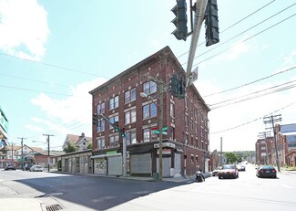 Plus de détails pour 832 N Main St, Waterbury, CT - Local commercial à louer