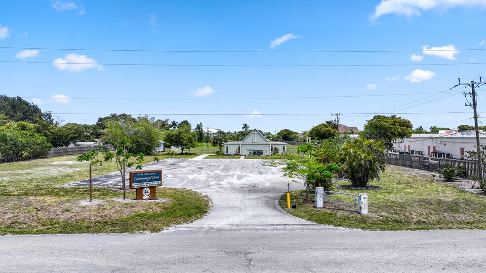 1580 Prairie Rd, West Palm Beach, FL à vendre - Photo de l’immeuble – Image 3 sur 8