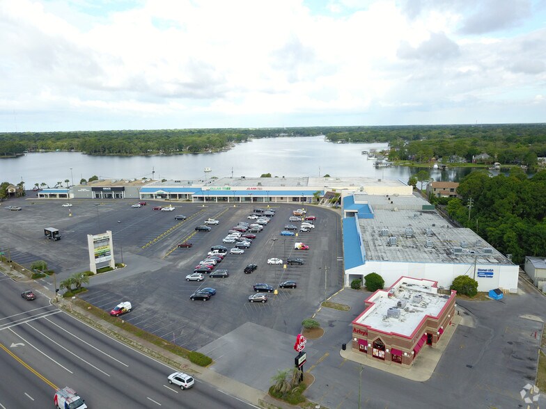 200 Eglin Pky NE, Fort Walton Beach, FL à louer - Photo principale – Image 2 sur 9