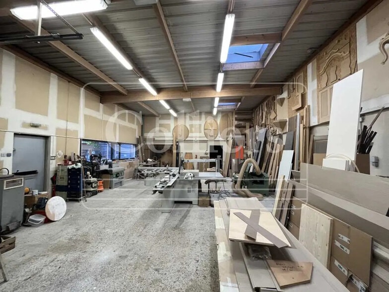 Local d'activités dans Meyreuil à vendre - Photo de l’immeuble – Image 2 sur 16