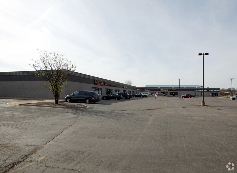 471-497 Marschall Rd, Shakopee, MN à louer - Photo de l’immeuble – Image 3 sur 6