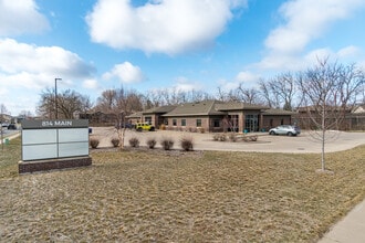 814 S Main St, Holmen, WI à louer Photo de l’immeuble– Image 1 sur 11