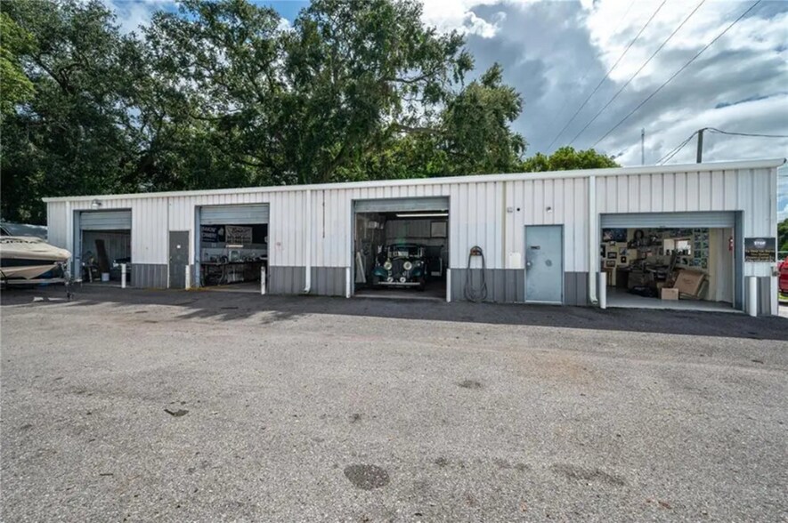 1641 N Combee Rd, Lakeland, FL à louer - Photo de l’immeuble – Image 3 sur 5