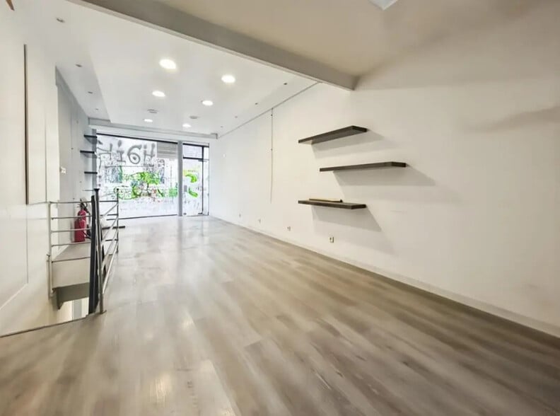 Local commercial dans Paris à louer - Photo de l’immeuble – Image 1 sur 5